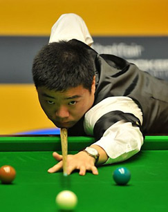 瘫痪18年汤淼现状：母亲妻子早已改嫁，女儿已8岁，郎平多次探望