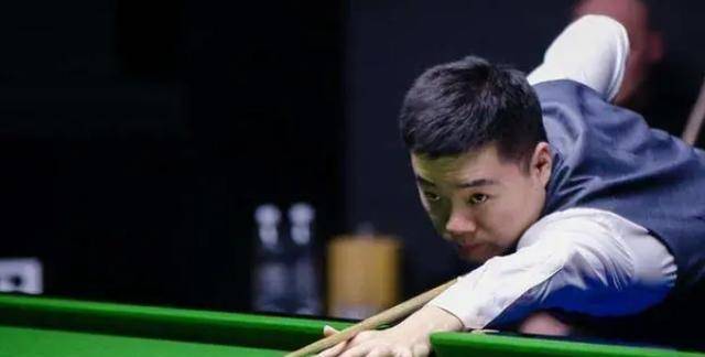 遗憾绝平出手遭封盖！小瓦格纳14中9贡献25分6助攻