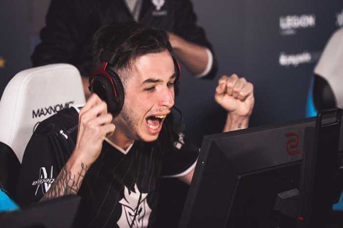 阿尔卡拉斯表演赛搞笑举动笑翻全场，指出乐观态度是最大武器